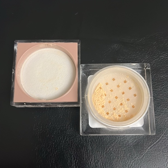 KKW Beauty- #3 Bake & Brighten Setting Powders - Picture 2 of 7